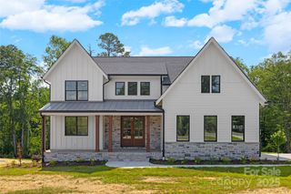 537 Riddle Mill Road, Clover, SC 29710