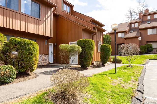 237 Panorama Court, Poughkeepsie, NY 12603