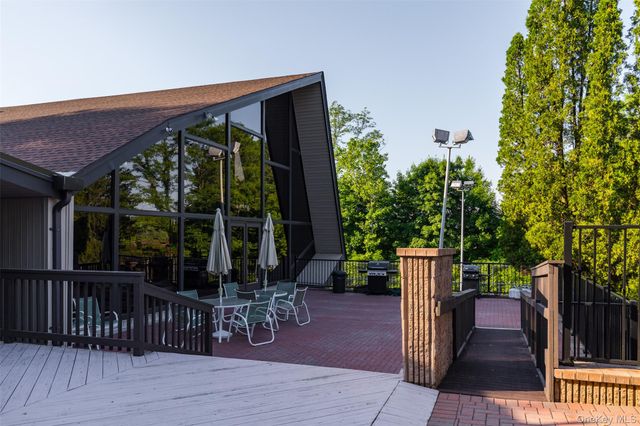 237 Panorama Court, Poughkeepsie, NY 12603