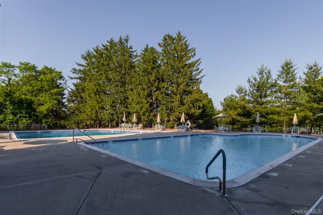237 Panorama Court, Poughkeepsie, NY 12603