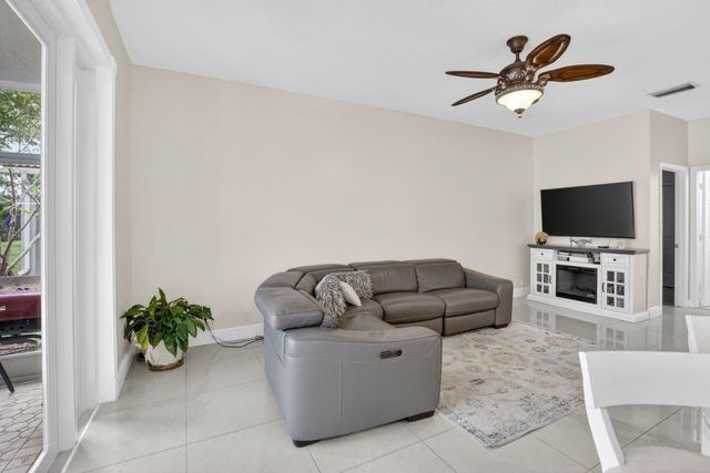 711 Heritage Way, Weston, FL 33326