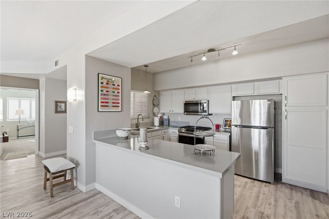 8725 West Flamingo Road 102, Las Vegas, NV 89147