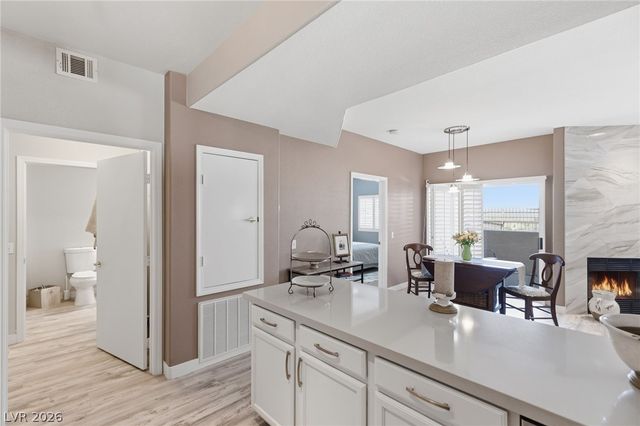 8725 West Flamingo Road 102, Las Vegas, NV 89147