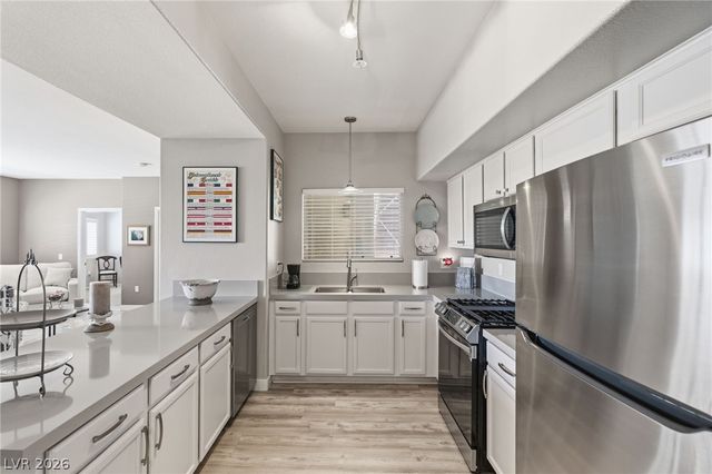 8725 West Flamingo Road 102, Las Vegas, NV 89147