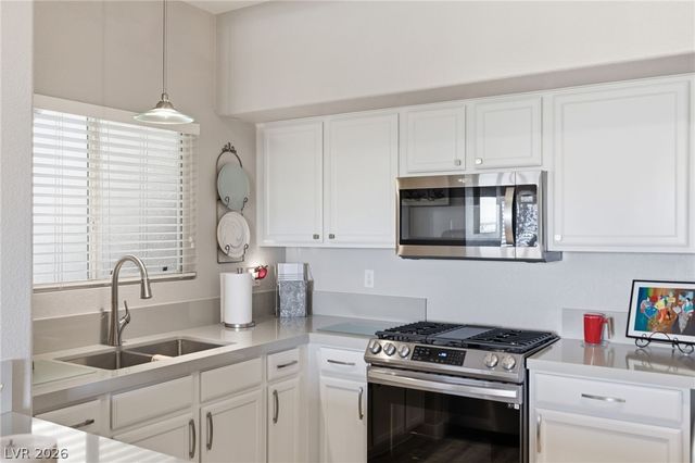 8725 West Flamingo Road 102, Las Vegas, NV 89147