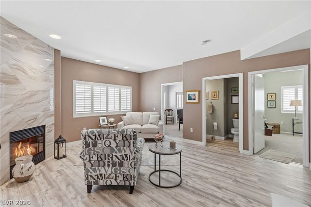 8725 West Flamingo Road 102, Las Vegas, NV 89147