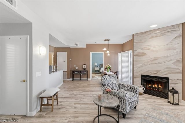 8725 West Flamingo Road 102, Las Vegas, NV 89147
