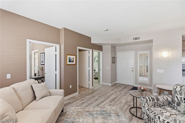 8725 West Flamingo Road 102, Las Vegas, NV 89147