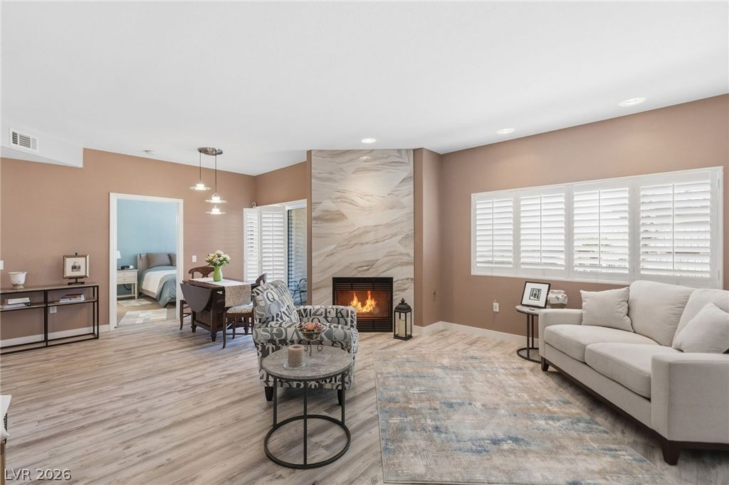 8725 West Flamingo Road 102, Las Vegas, NV 89147