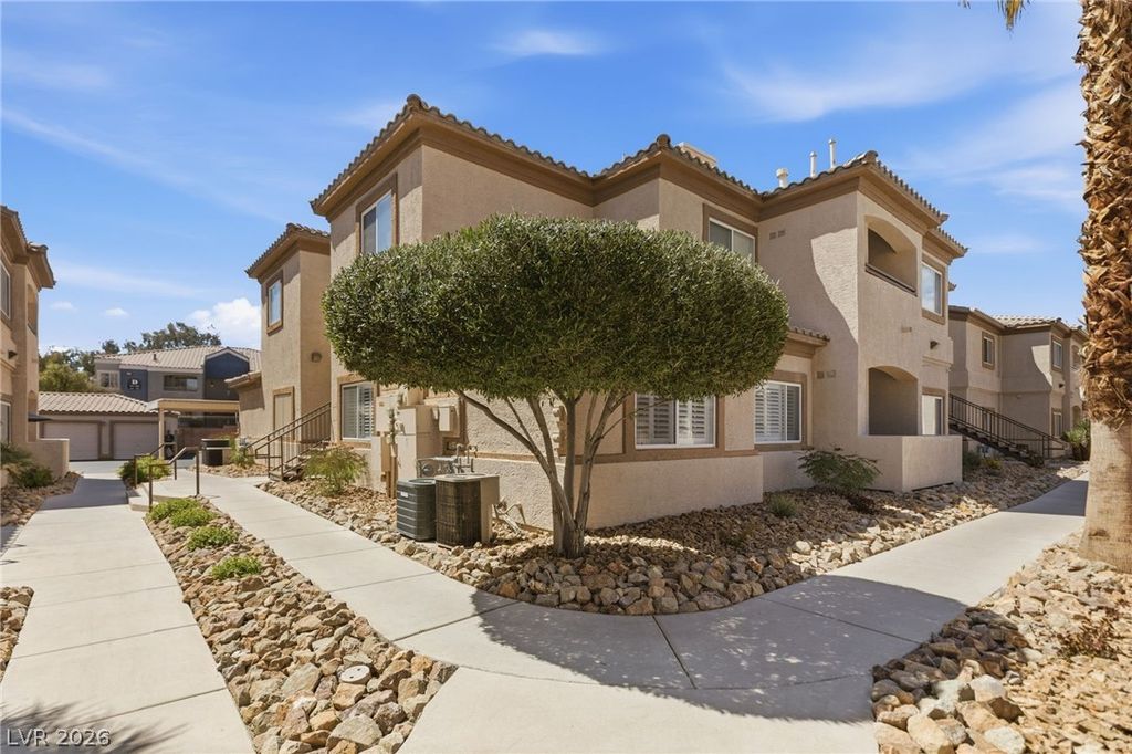 8725 West Flamingo Road 102, Las Vegas, NV 89147 — photo 2