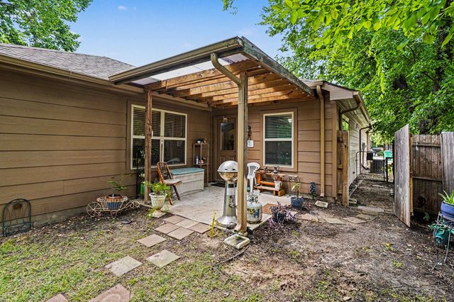1327 Lanius Street, Gainesville, TX 76240