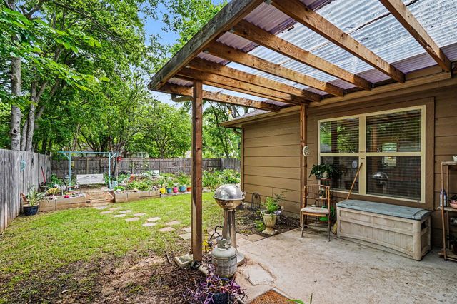 1327 Lanius Street, Gainesville, TX 76240