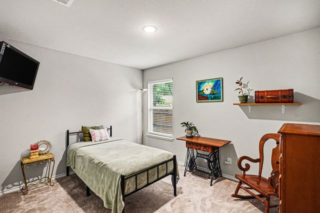 1327 Lanius Street, Gainesville, TX 76240