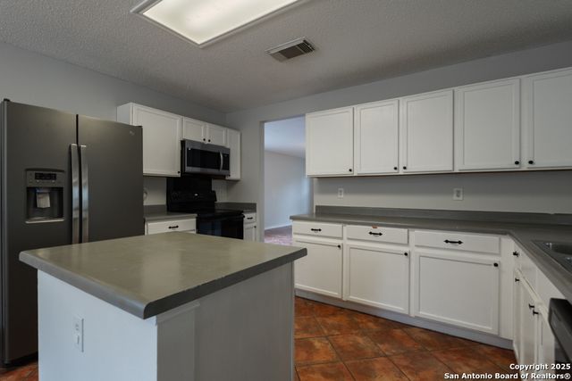 2625 Westover View, San Antonio, TX 78251