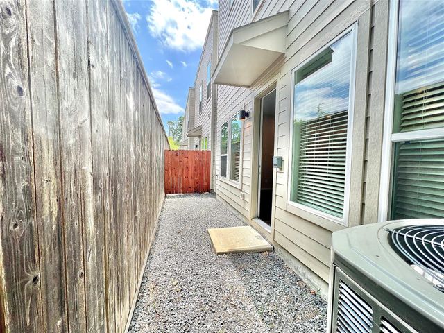 606 Thornton Road A, Houston, TX 77018