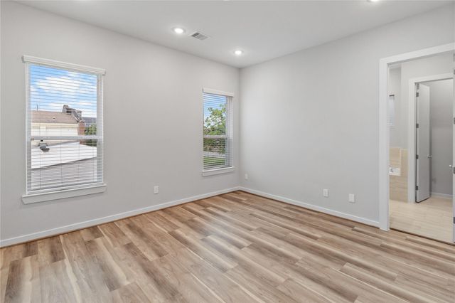 606 Thornton Road A, Houston, TX 77018