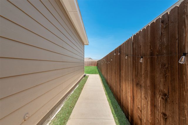 5415 Longshadow Drive, Princeton, TX 75407