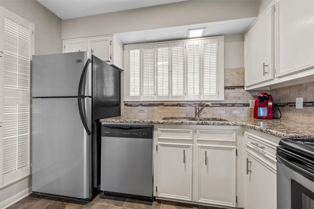 2901 Lake Shore Drive 405, Waco, TX 76708