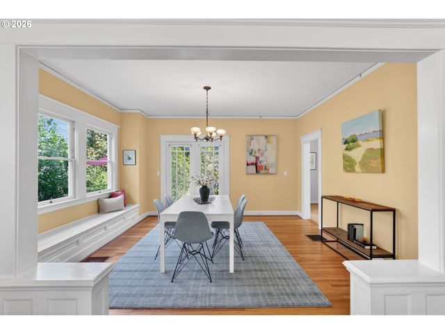 5742 N COMMERCIAL Ave, Portland, OR 97217