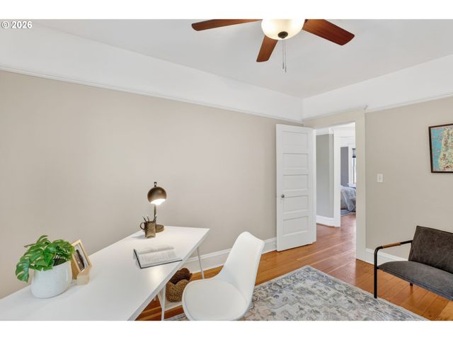 5742 N COMMERCIAL Ave, Portland, OR 97217