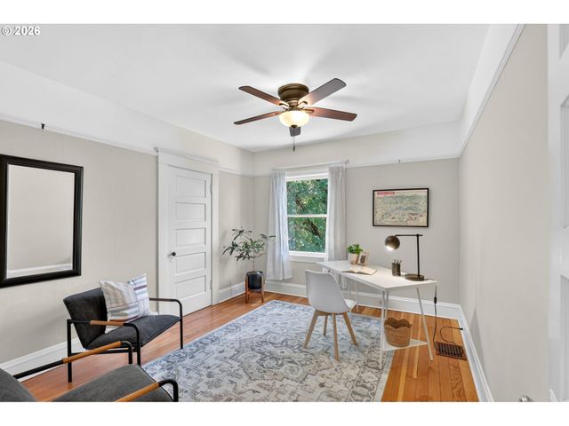 5742 N COMMERCIAL Ave, Portland, OR 97217