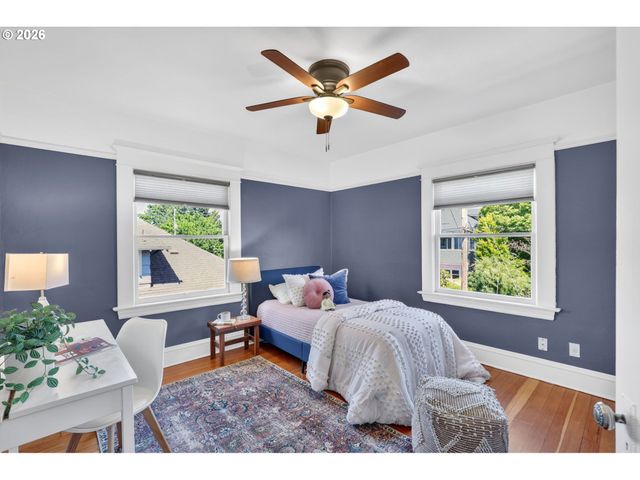 5742 N COMMERCIAL Ave, Portland, OR 97217
