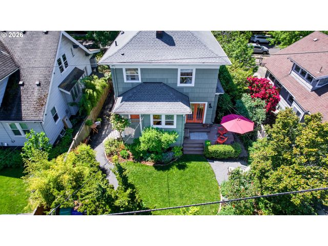 5742 N COMMERCIAL Ave, Portland, OR 97217