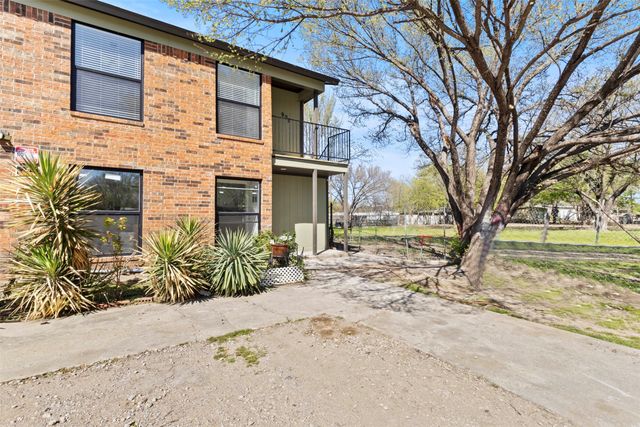 908 Isbell Road D, Fort Worth, TX 76114