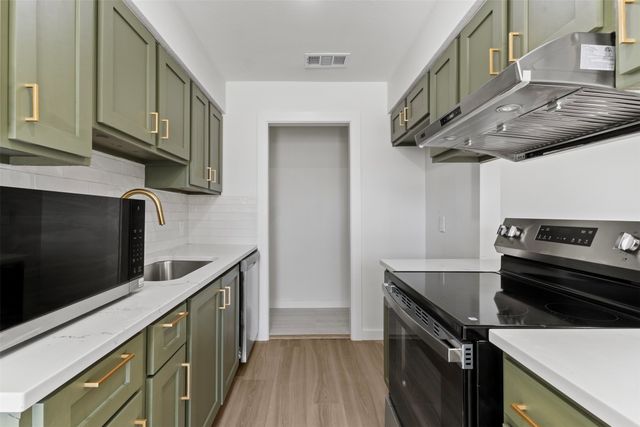 908 Isbell Road D, Fort Worth, TX 76114