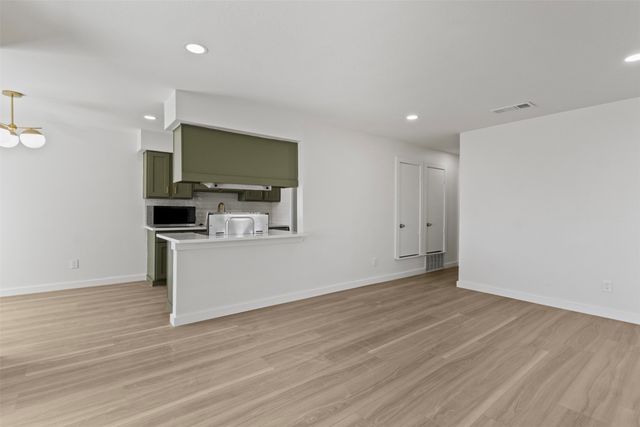 908 Isbell Road D, Fort Worth, TX 76114