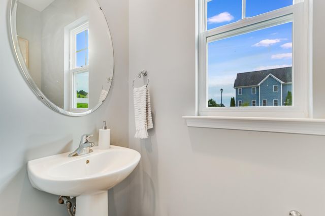 6 N WINDSONG CT, Fishersville, VA 22939