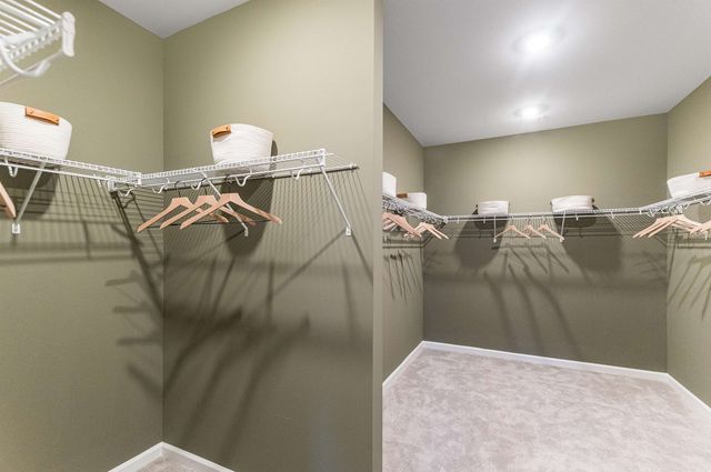 6 N WINDSONG CT, Fishersville, VA 22939