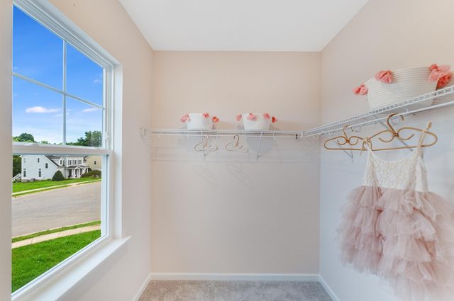 6 N WINDSONG CT, Fishersville, VA 22939