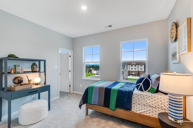 6 N WINDSONG CT, Fishersville, VA 22939