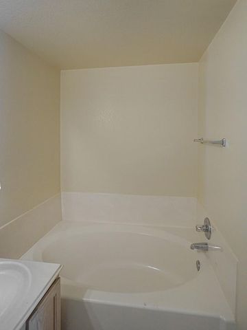 121 Shenandoah TRL, Elgin, TX 78621