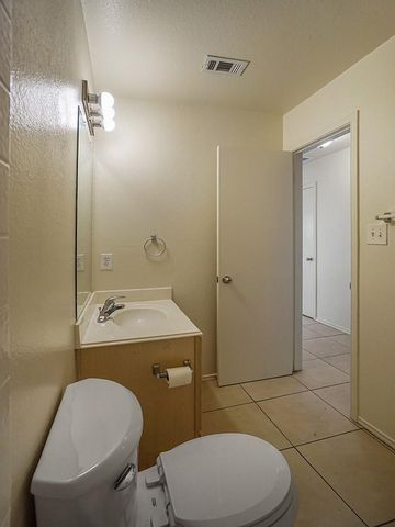 121 Shenandoah TRL, Elgin, TX 78621