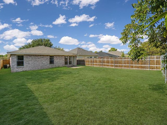 121 Shenandoah TRL, Elgin, TX 78621