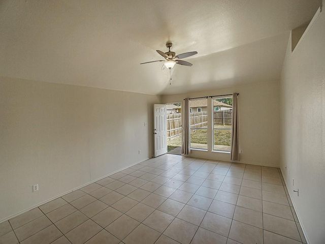 121 Shenandoah TRL, Elgin, TX 78621