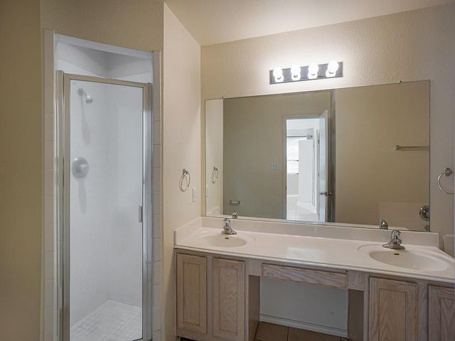 121 Shenandoah TRL, Elgin, TX 78621