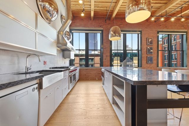 49 Melcher St PH501, Boston, MA 02210