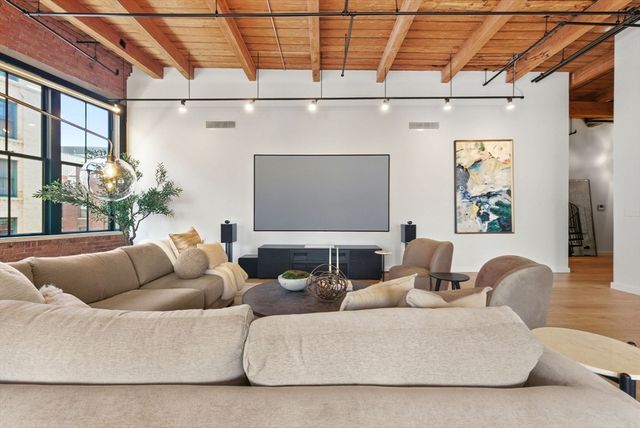 49 Melcher St PH501, Boston, MA 02210