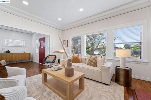 753 55Th St, Oakland, CA 94609