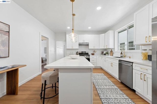 753 55Th St, Oakland, CA 94609