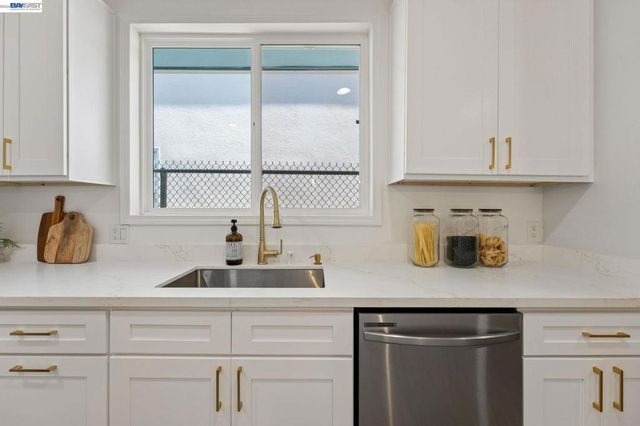 753 55Th St, Oakland, CA 94609