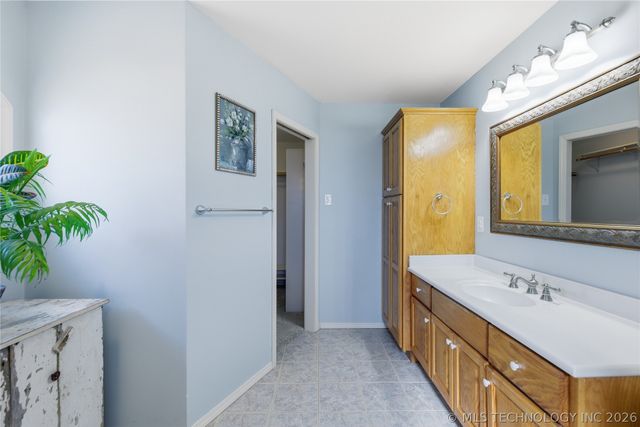 2601 Westwood Drive, Claremore, OK 74017