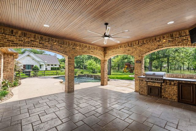 3422 Woodbine Drive, Fulshear, TX 77441