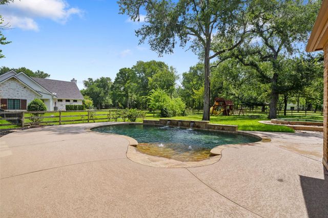 3422 Woodbine Drive, Fulshear, TX 77441