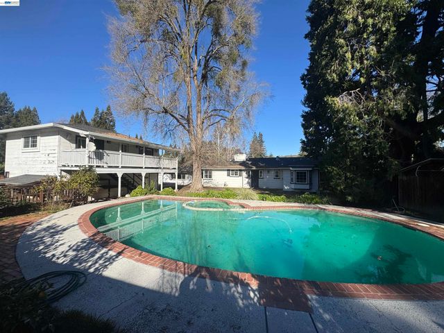 4 La Serena Way, Alamo, CA 94507