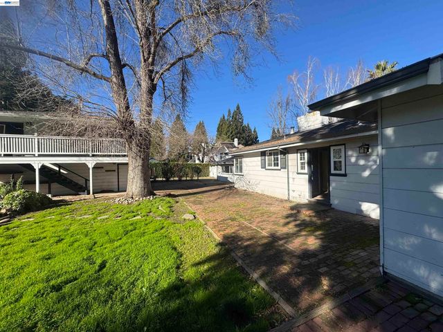 4 La Serena Way, Alamo, CA 94507