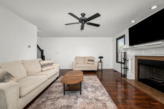 689 Fox Hound Dr, Clarksville, TN 37040